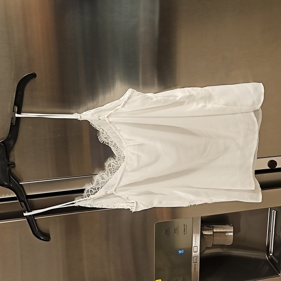 💕LUSH💕 Lace Trim V-Neck Camisole ~ White Ivory L NWT - Picture 6 of 9